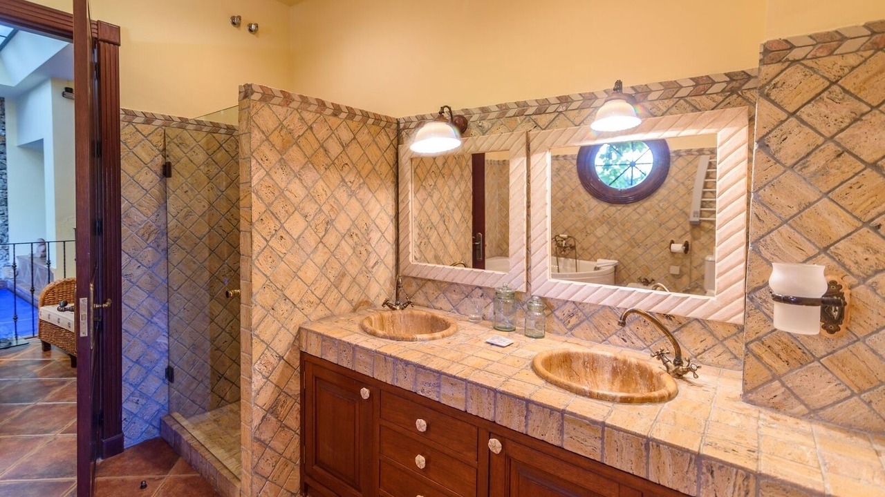 Photo of Bathroom in Alcaucin