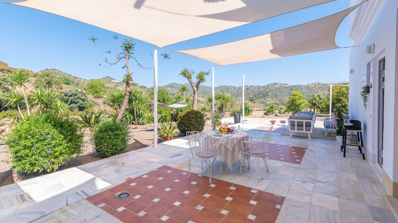 Photo of Outdoor in Coin