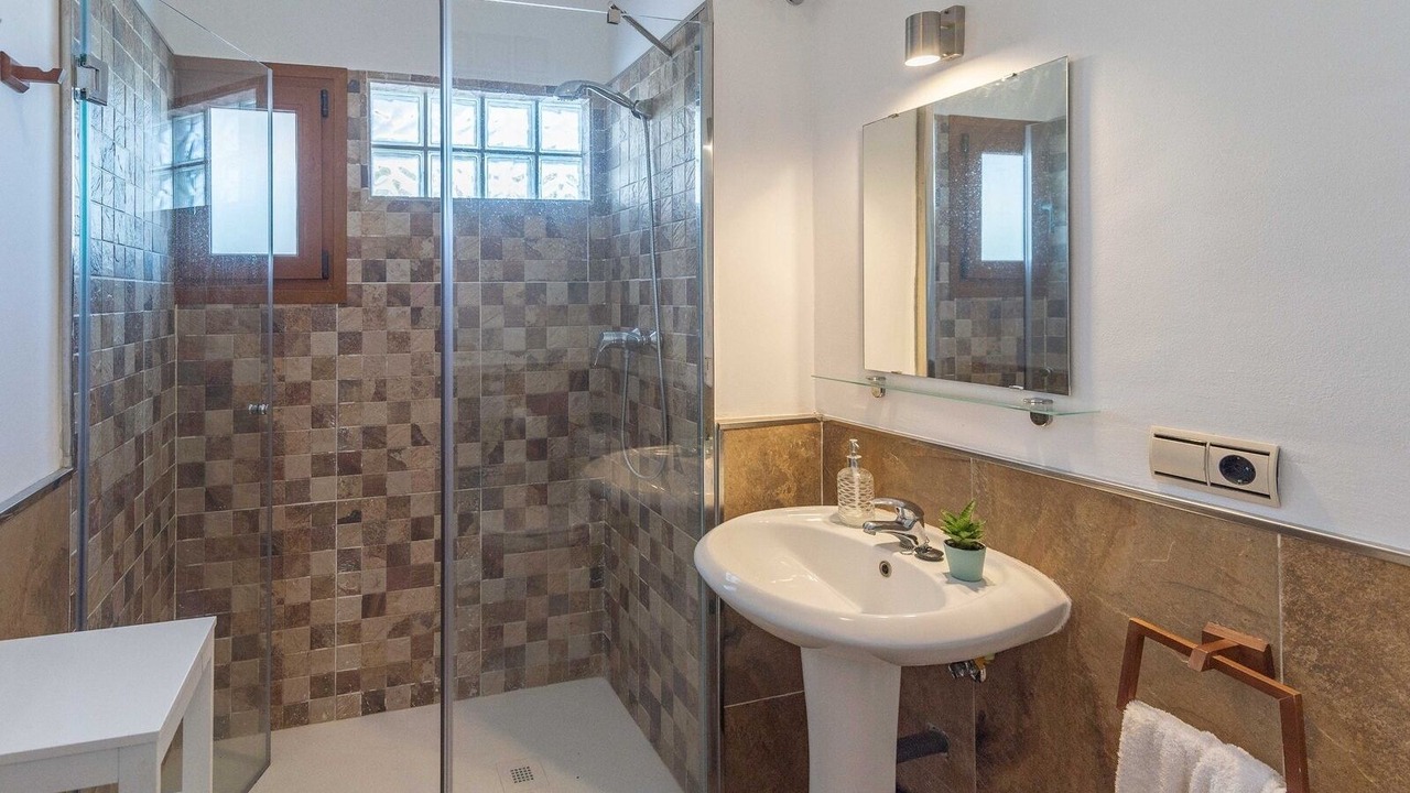 Photo of Bathroom in Coin