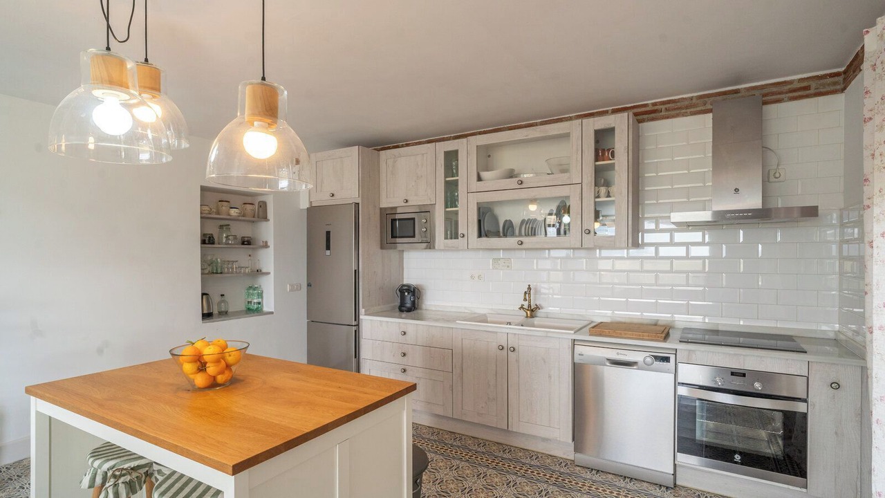 Photo of Kitchen in Alozaina