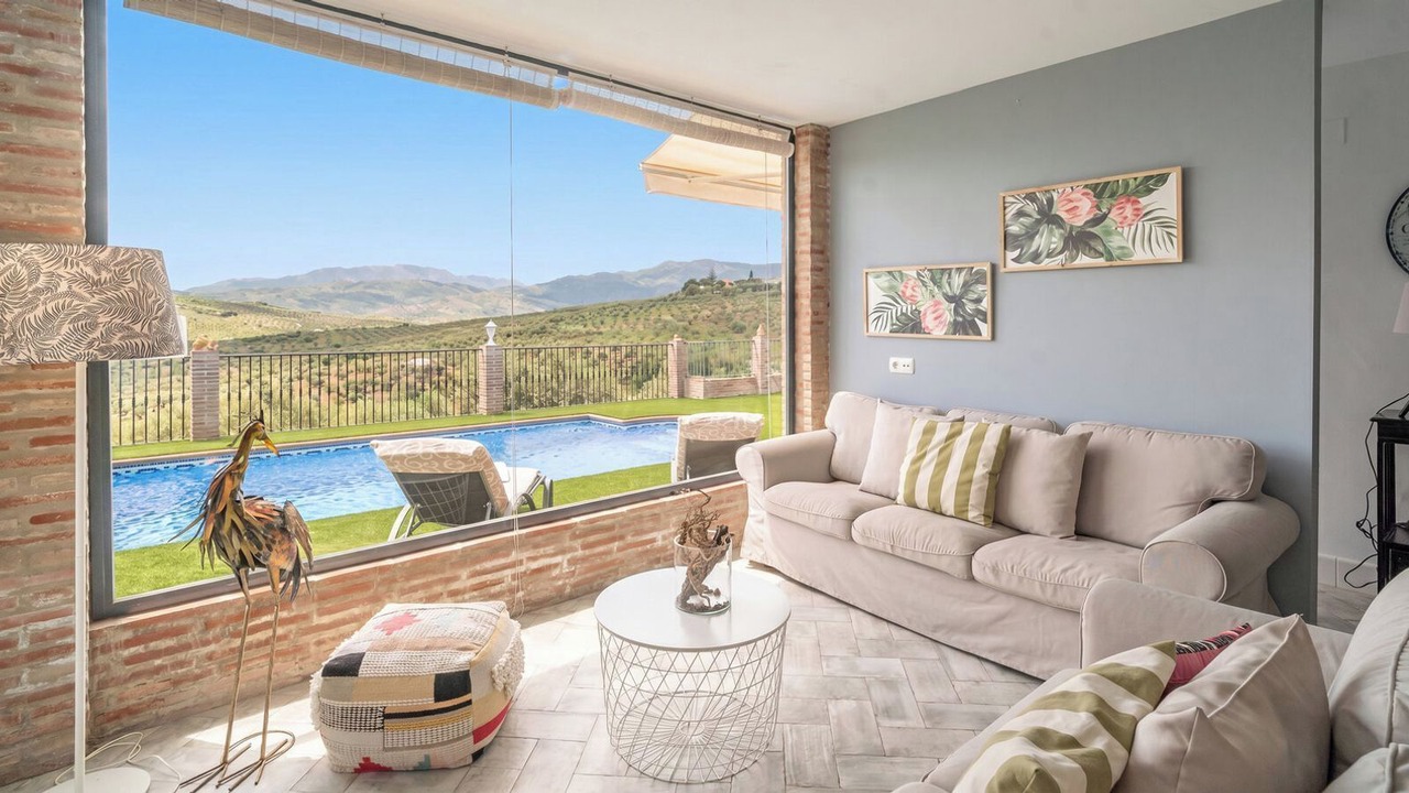 Photo of Livingroom in Alozaina