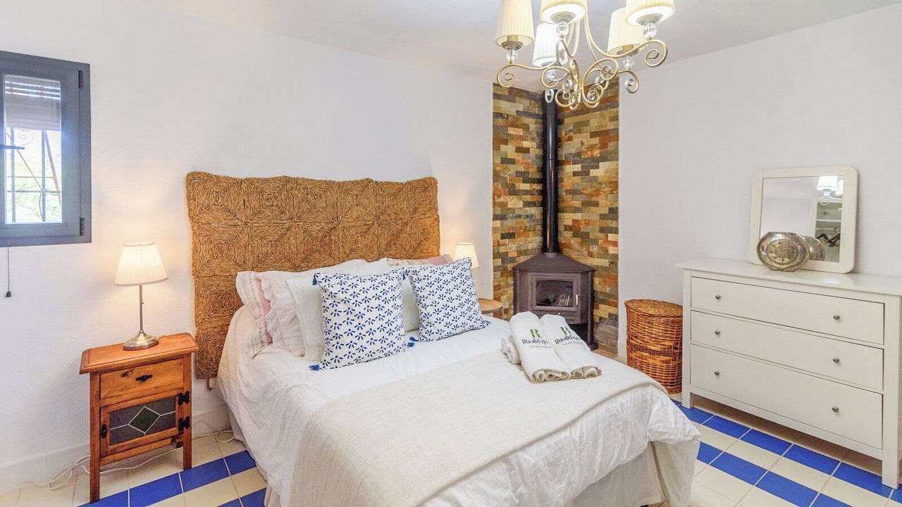 Photo of Bedroom in Alozaina