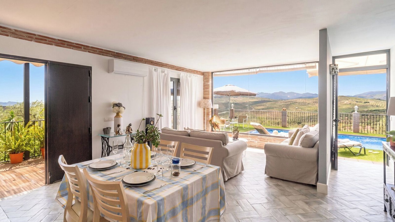 Photo of Livingroom in Alozaina