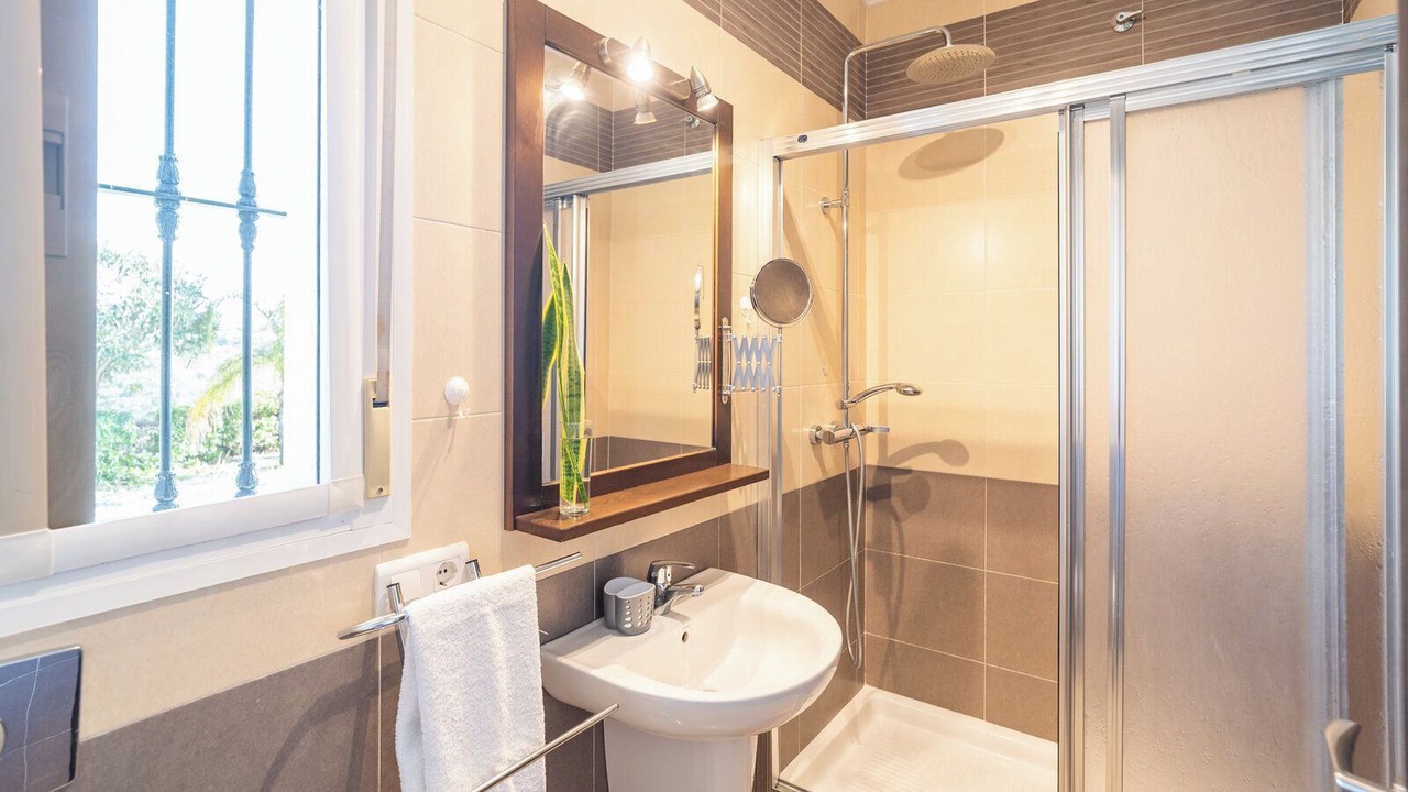 Photo of Bathroom in Canillas de Albaida
