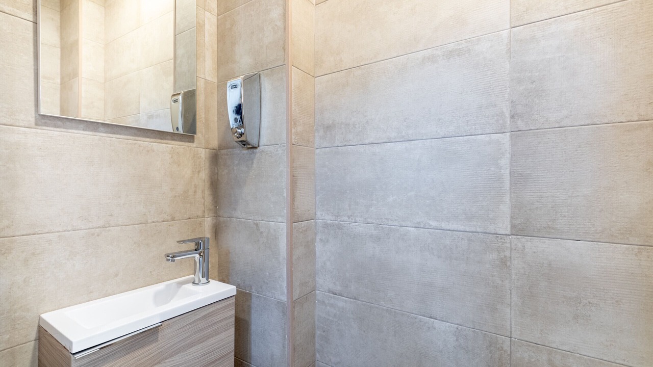 Photo of Bathroom in Central District