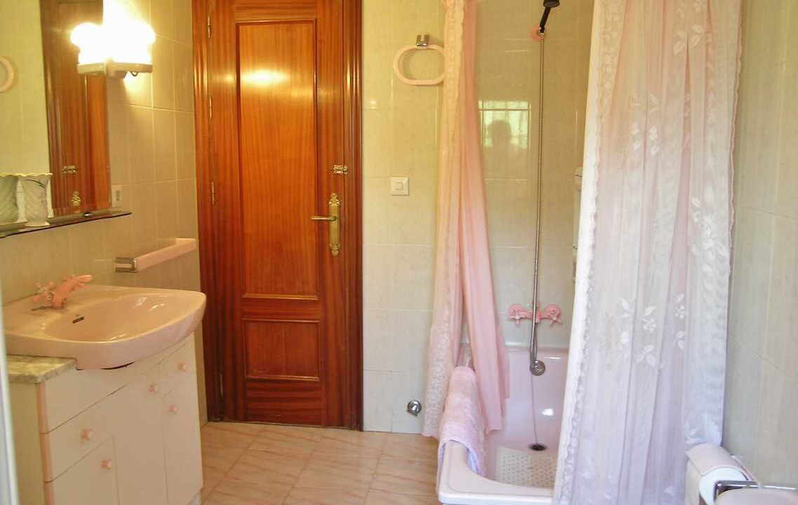 Photo of Bathroom in Lepe