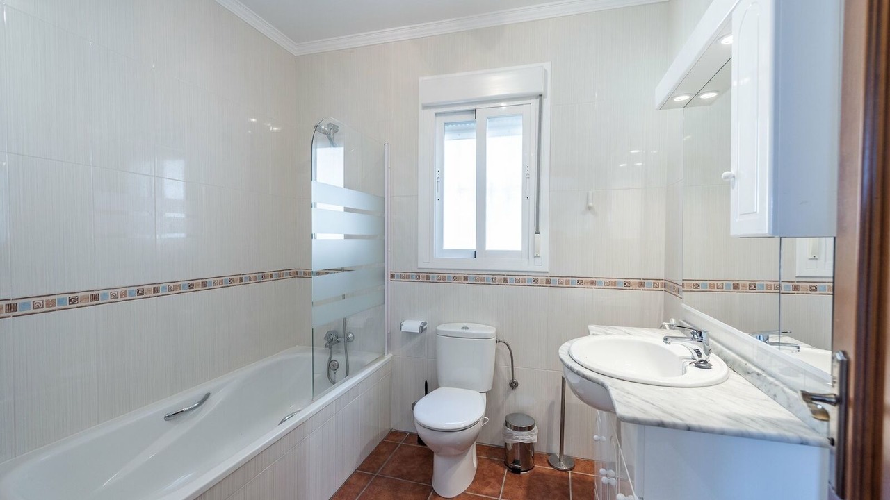 Photo of Bathroom in Canillas de Albaida