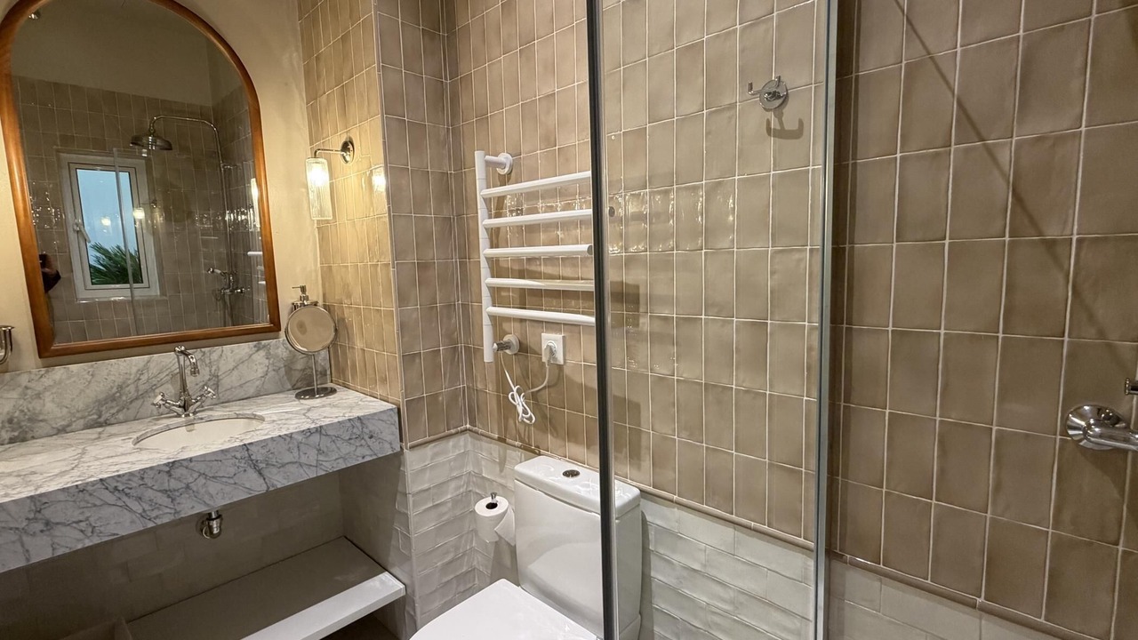 Photo of Bathroom in Feria