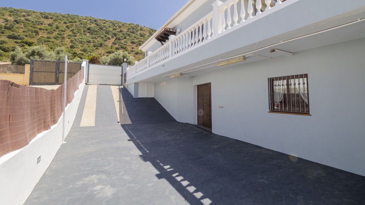Photo of Outdoor in Coin