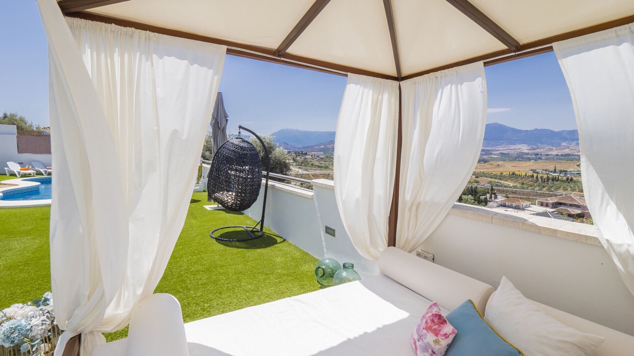 Photo of Bedroom in Coin