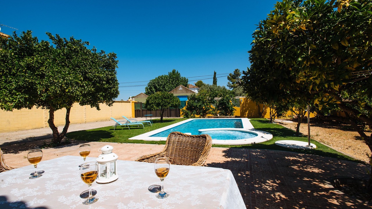 Photo of Outdoor in Almensilla