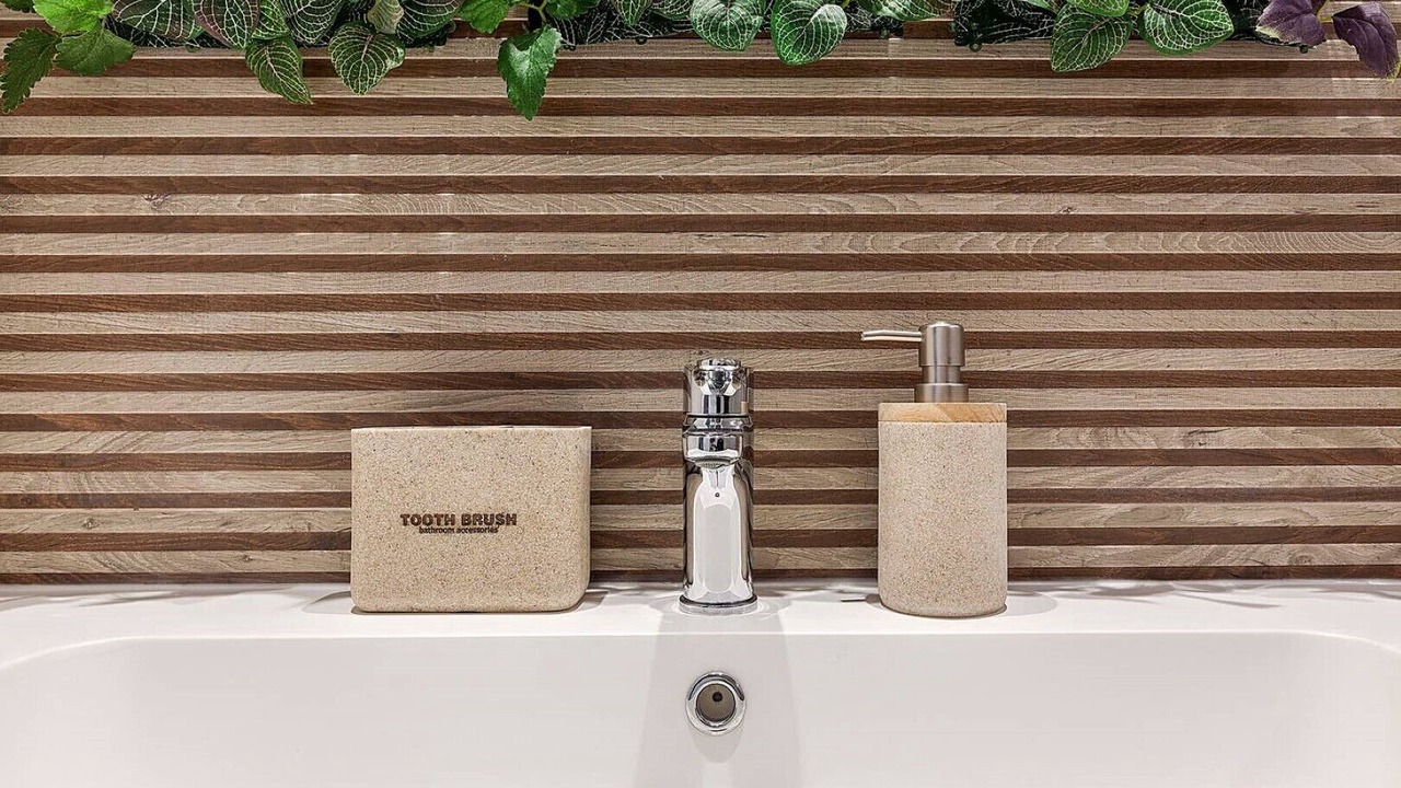 Photo of Bathroom in Central District