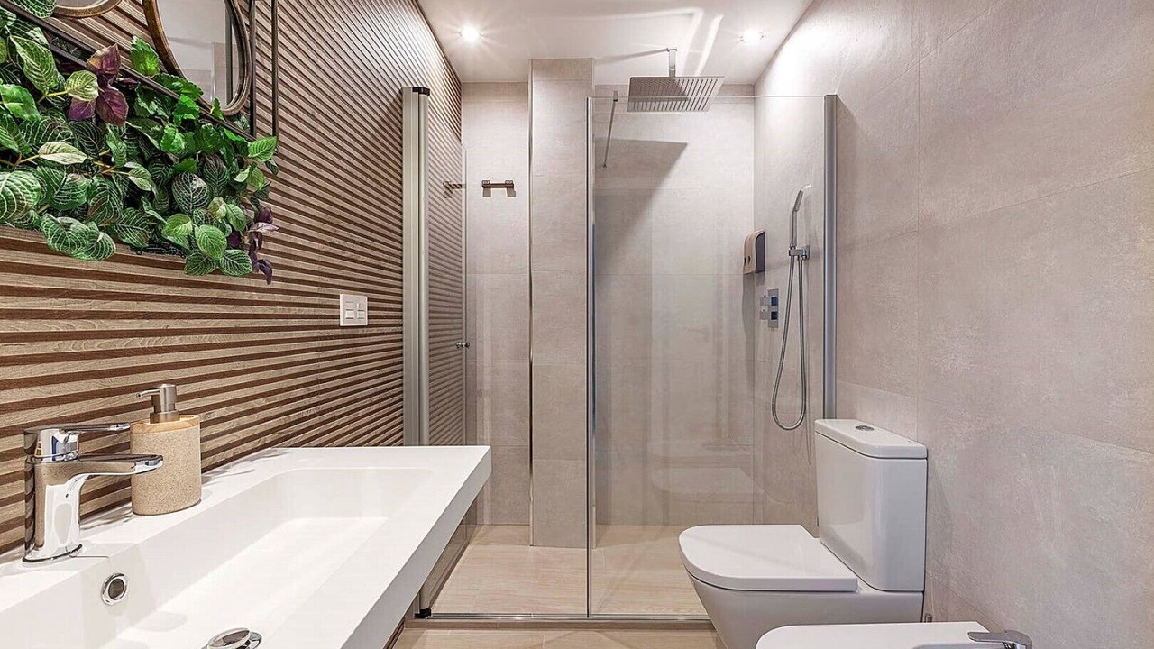 Photo of Bathroom in Central District