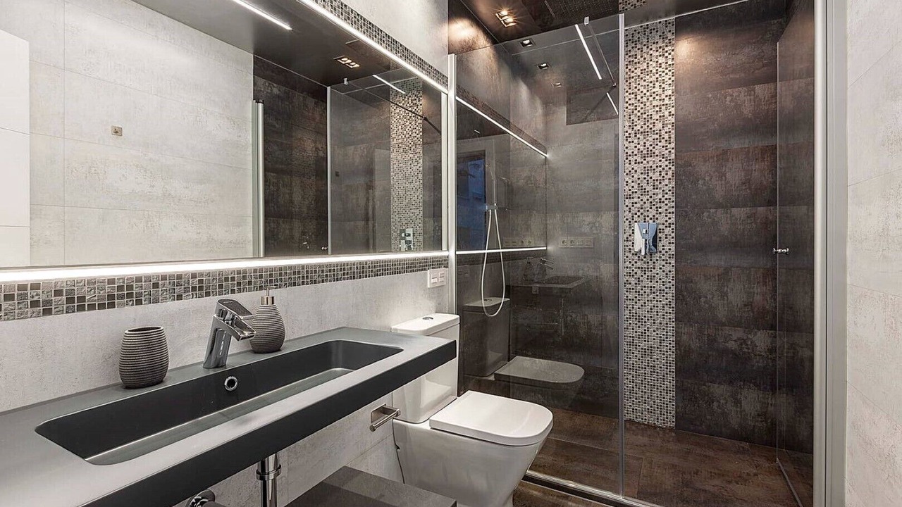 Photo of Bathroom in Central District