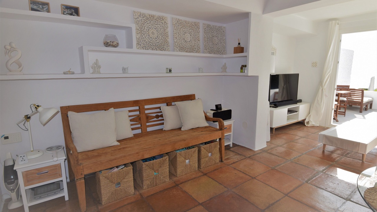 Photo of Livingroom in New Golden Mile