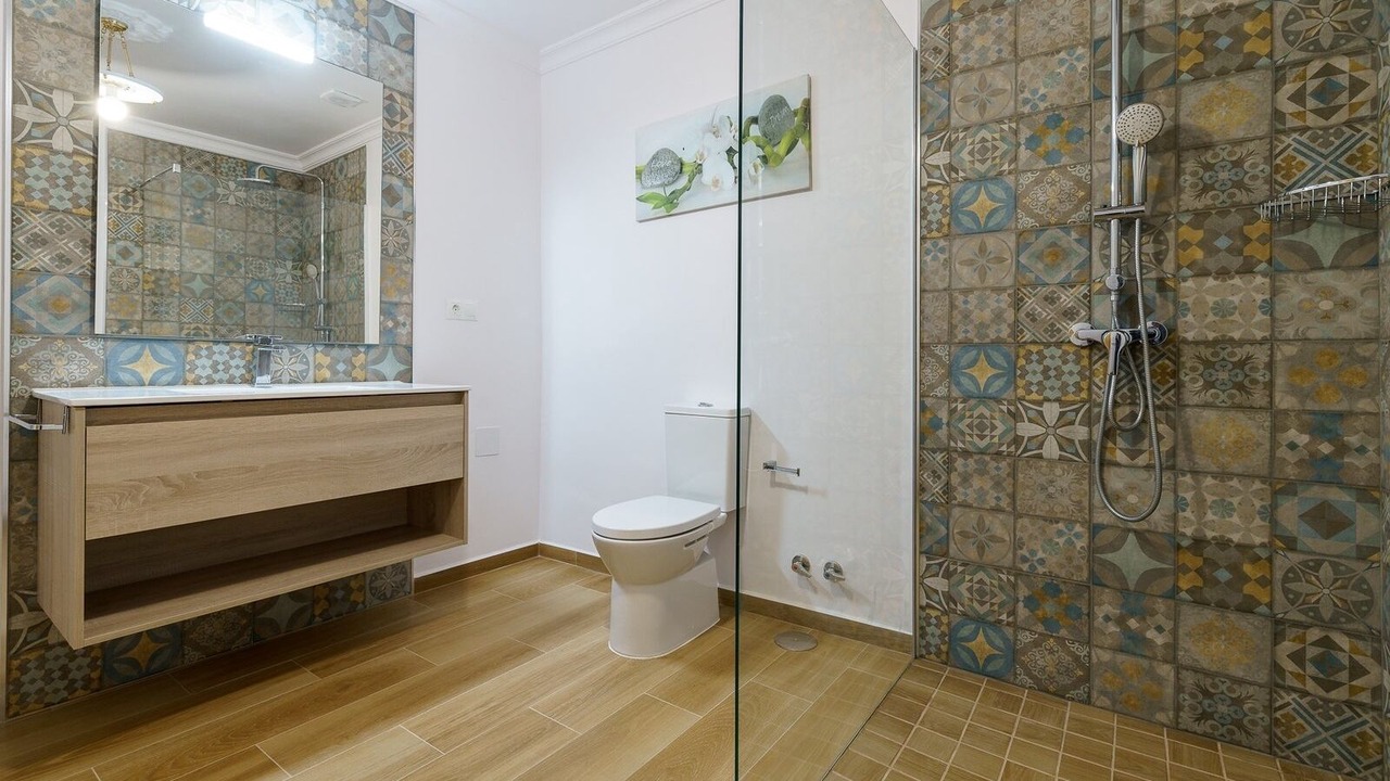 Photo of Bathroom in Gibralgalia