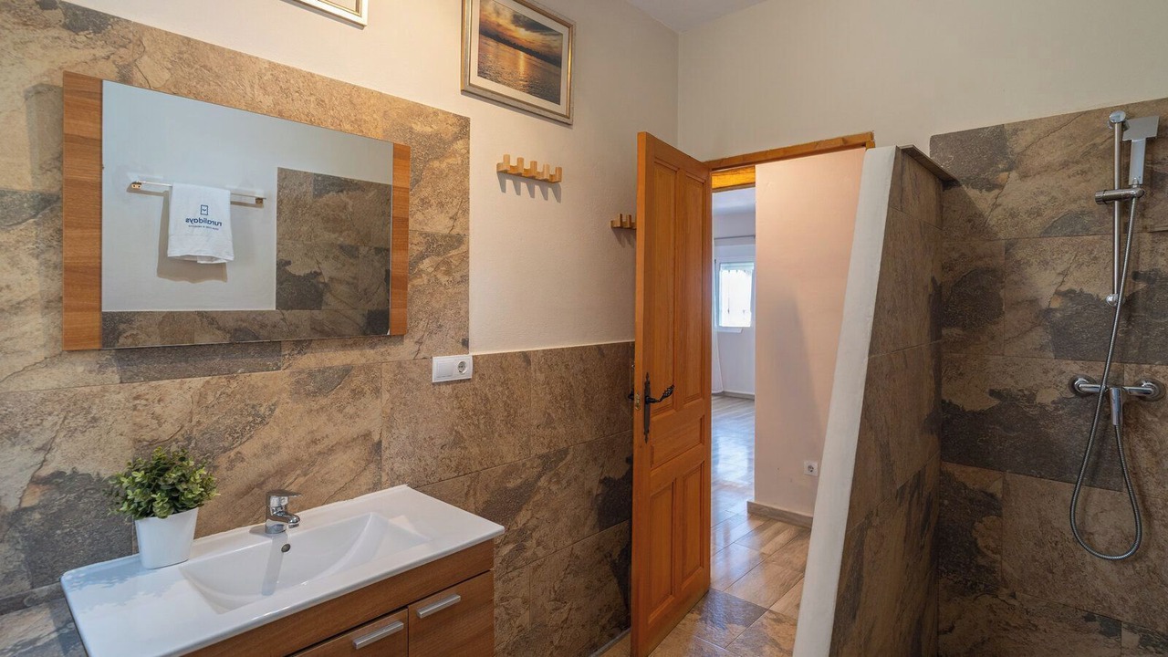 Photo of Bathroom in Arenas