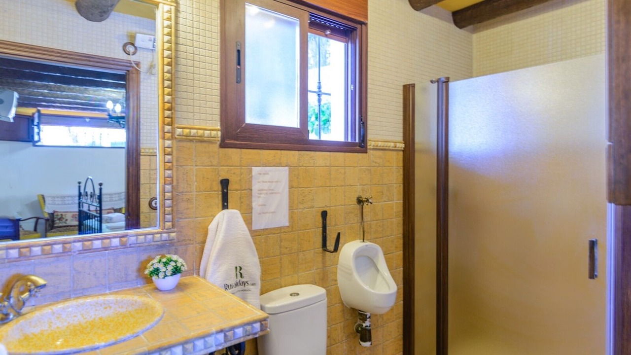 Photo of Bathroom in Carcabuey