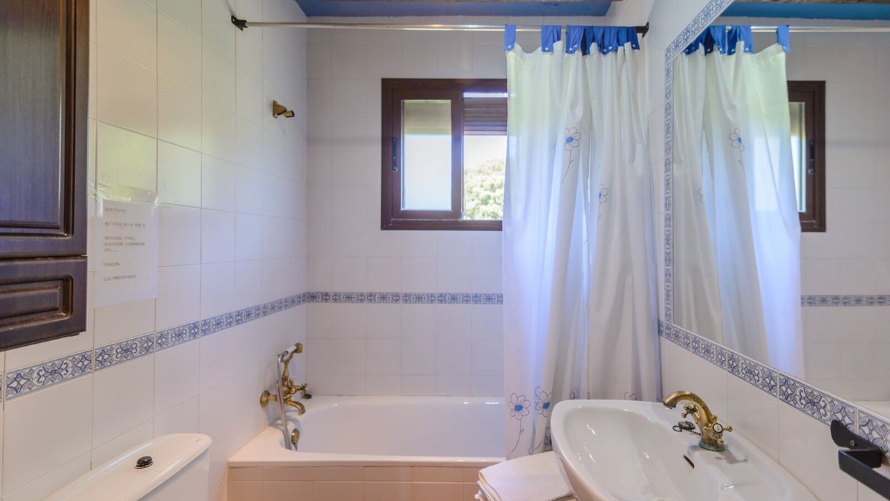 Photo of Bathroom in Carcabuey