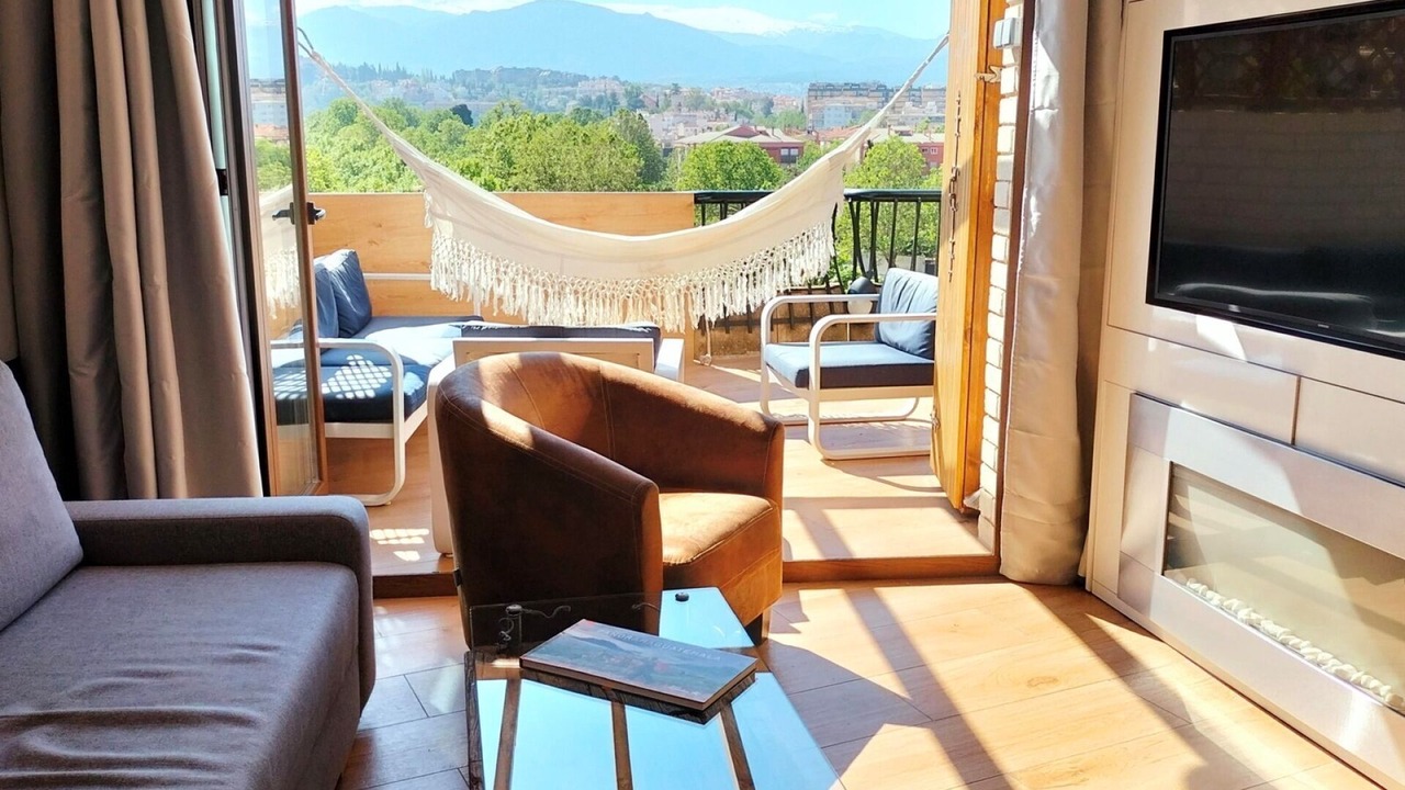 Photo of Livingroom in Central District