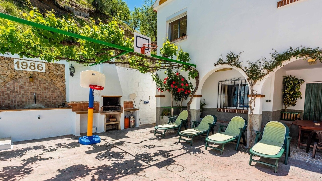 Photo of Outdoor in Alozaina