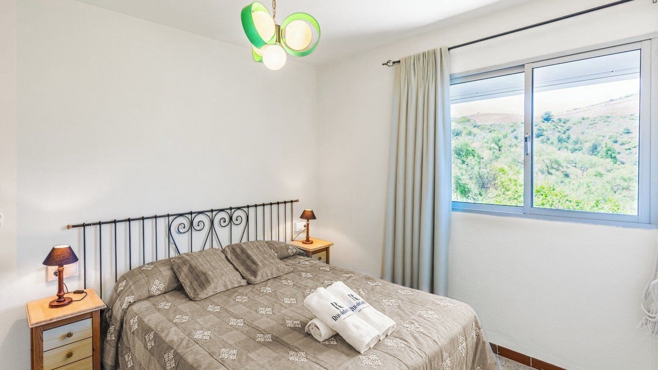 Photo of Bedroom in Alozaina