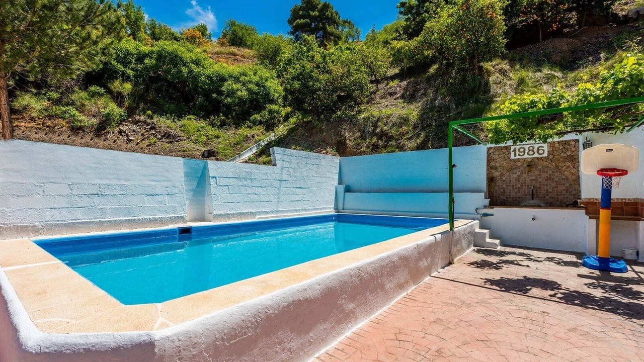 Photo of Outdoor in Alozaina