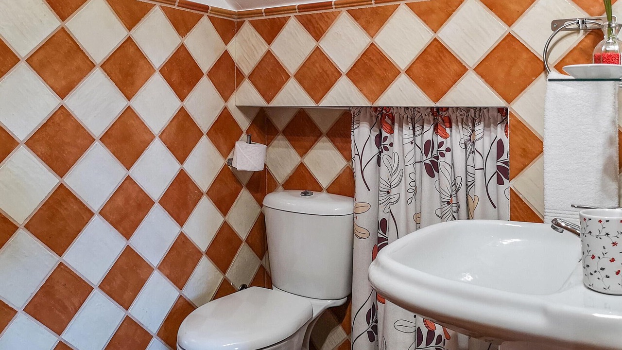 Photo of Bathroom in Algatocin
