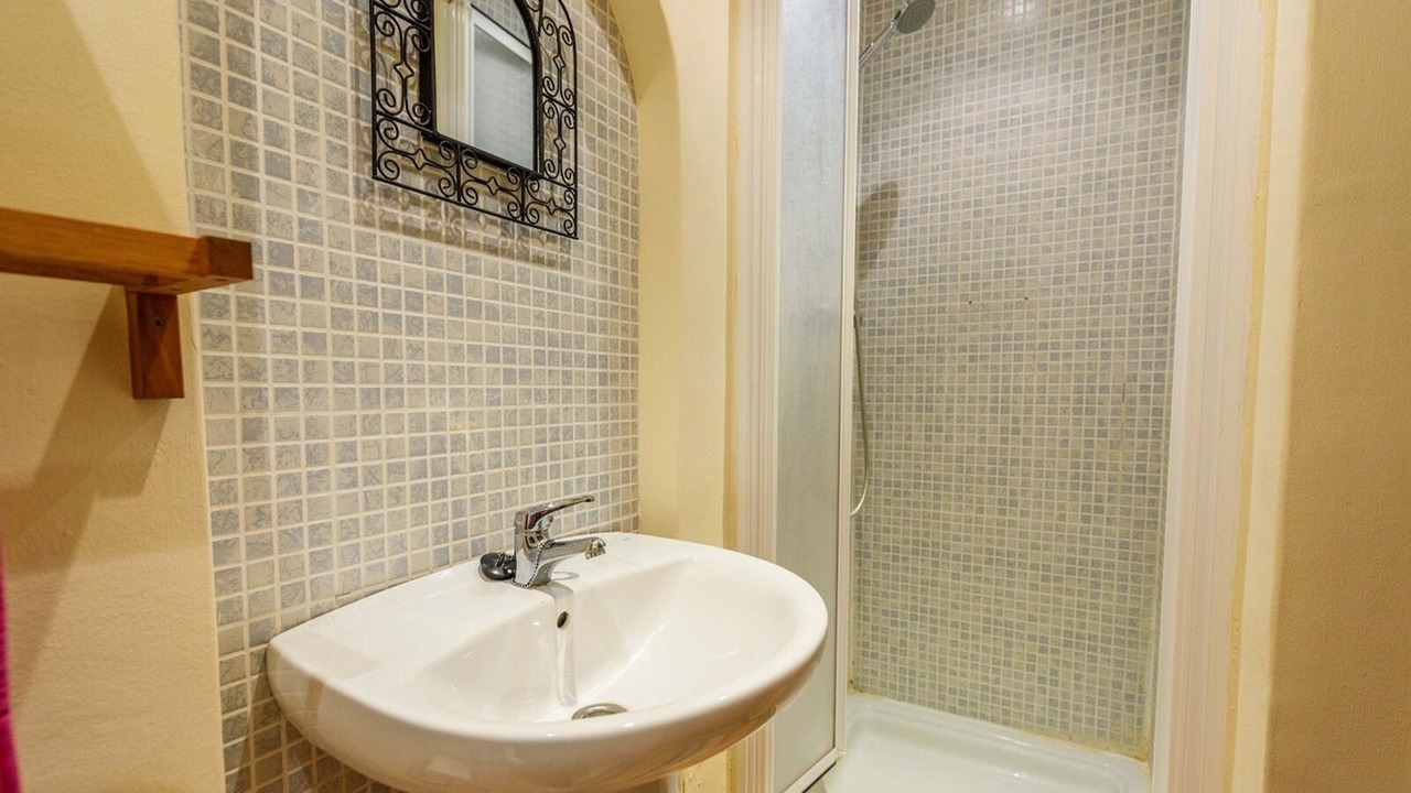 Photo of Bathroom in Benalauria