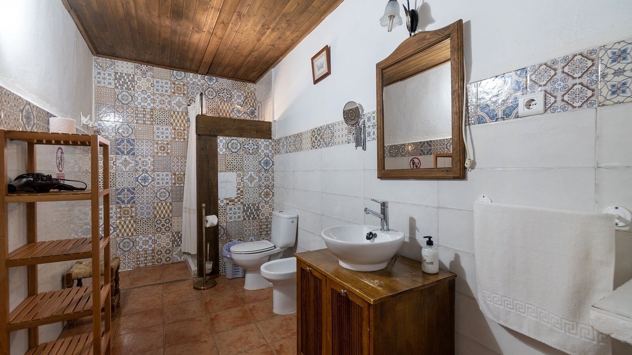 Photo of Bathroom in Benaojan