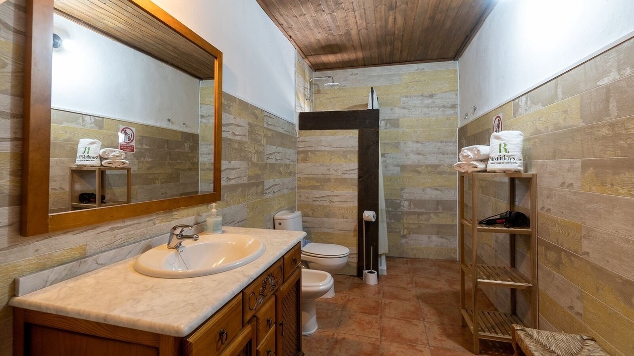 Photo of Bathroom in Benaojan