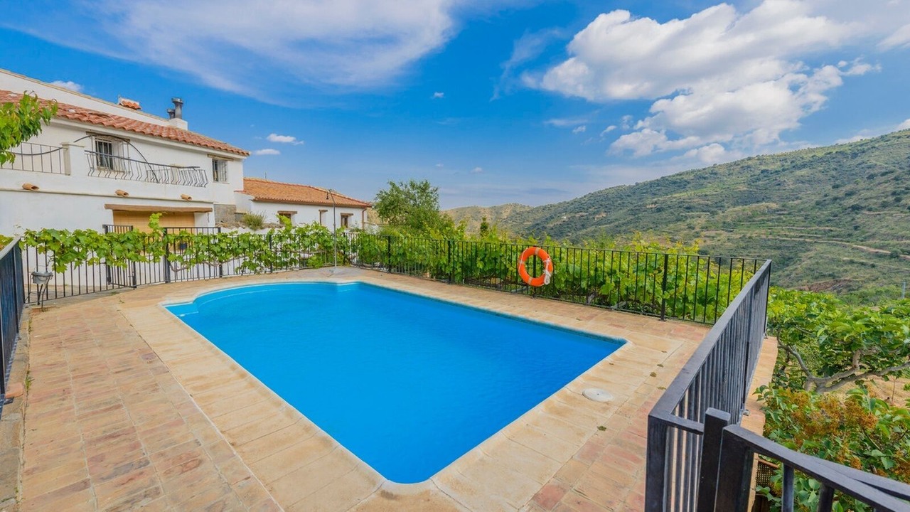 Photo of Outdoor in Laroya
