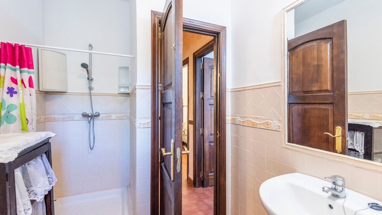Photo of Bathroom in Benalauria
