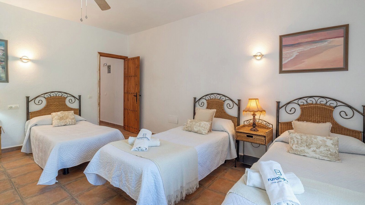 Photo of Bedroom in Alozaina