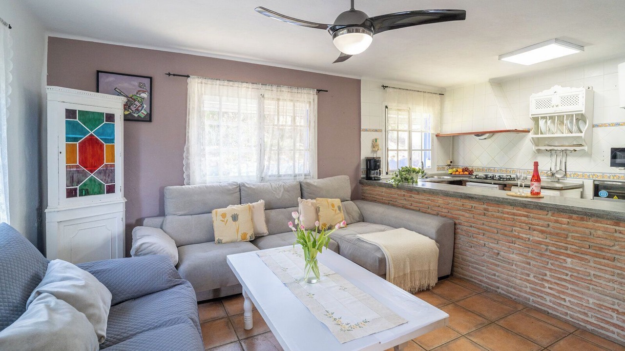 Photo of Livingroom in Alozaina