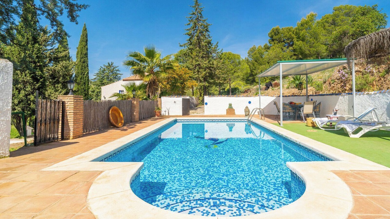 Photo of Outdoor in Alozaina