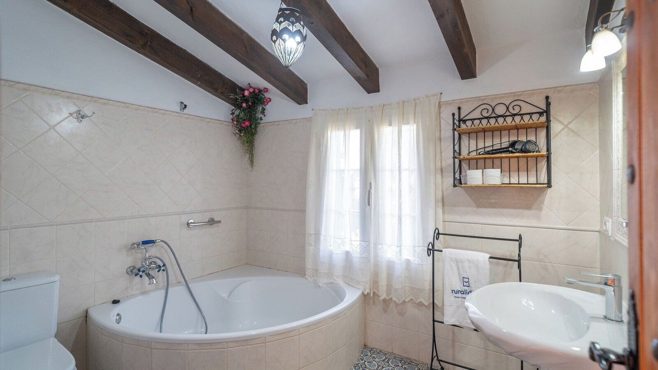 Photo of Bathroom in Alozaina