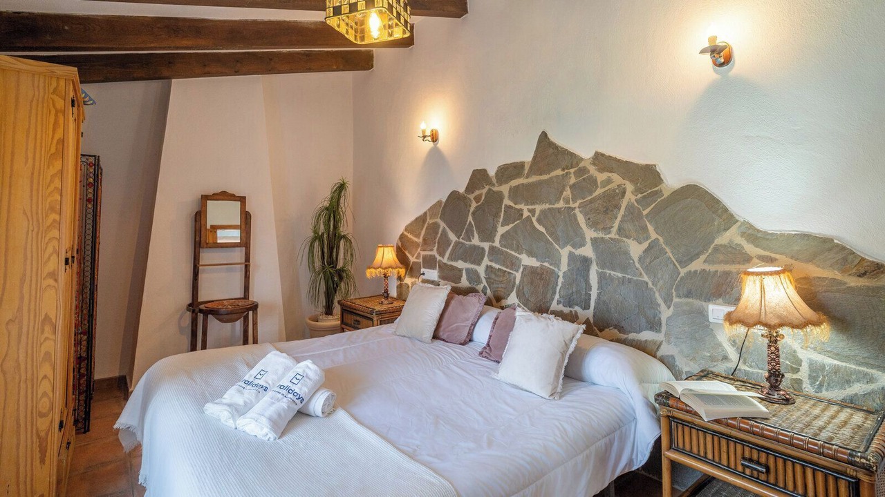 Photo of Bedroom in Alozaina