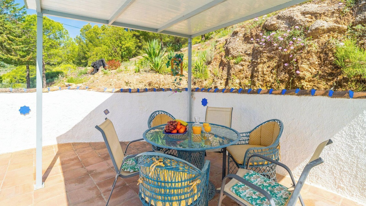 Photo of Outdoor in Alozaina