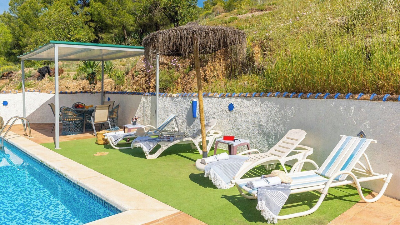Photo of Outdoor in Alozaina
