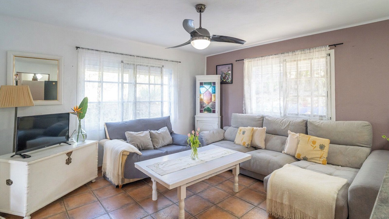 Photo of Livingroom in Alozaina