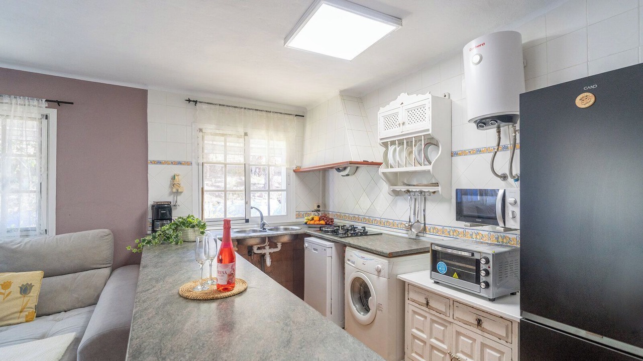 Photo of Kitchen in Alozaina