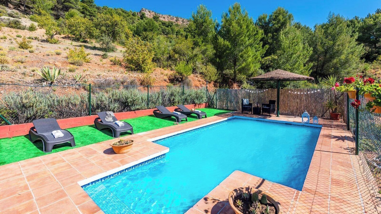 Photo of Outdoor in Alozaina