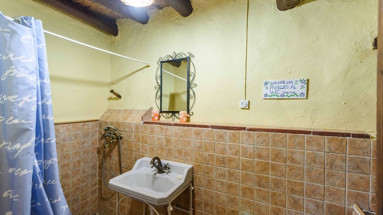 Photo of Bathroom in Canete la Real