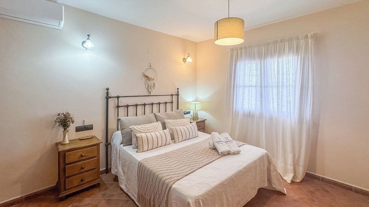 Photo of Bedroom in Alozaina
