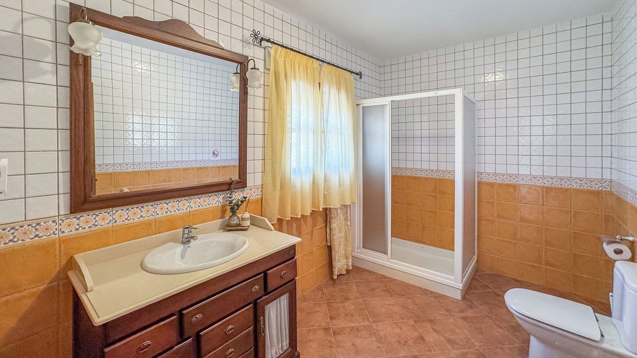 Photo of Bathroom in Alozaina