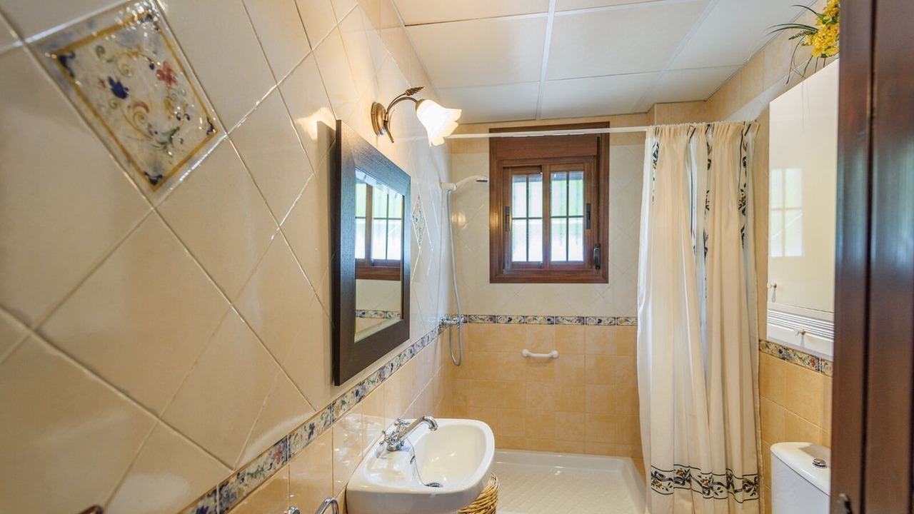 Photo of Bathroom in Alozaina