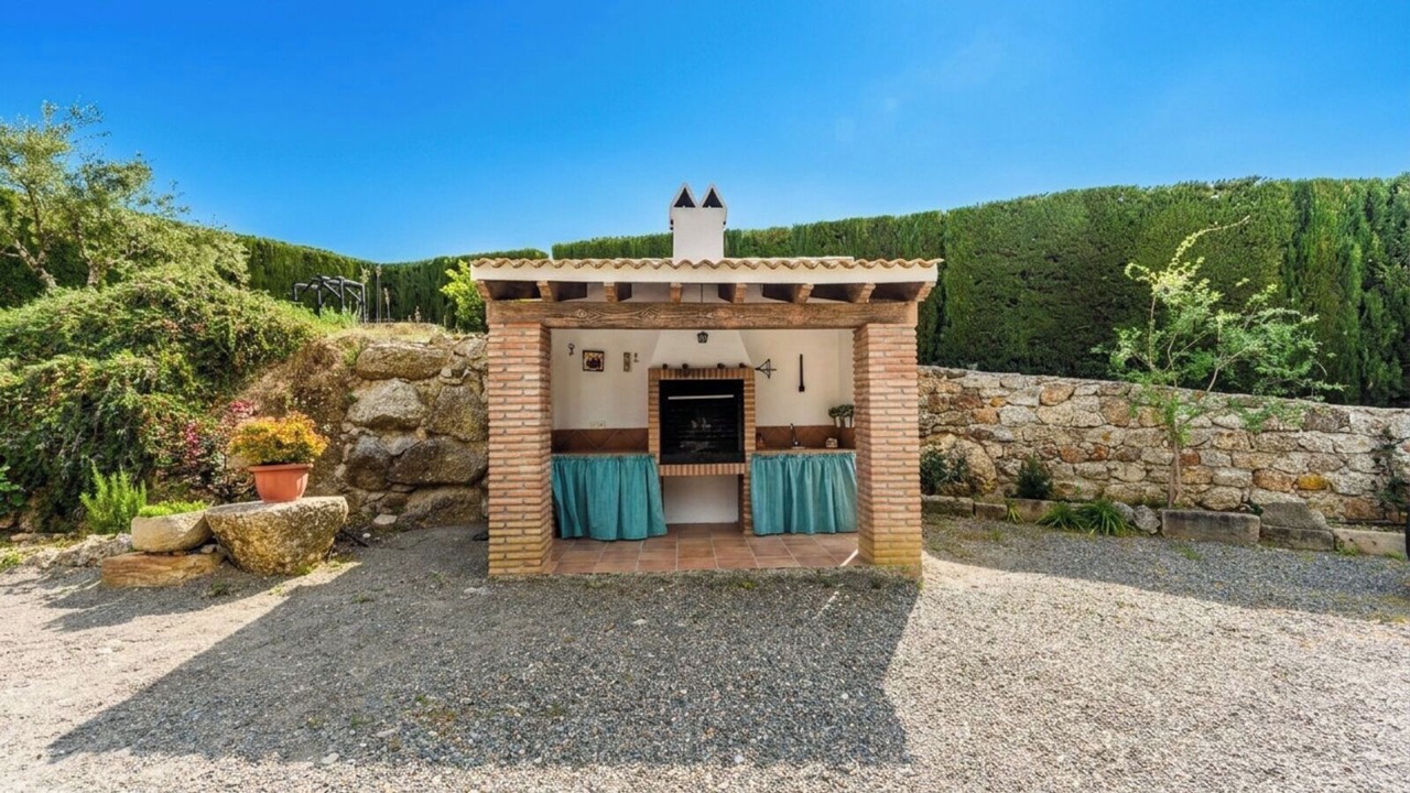 Photo of Outdoor in Alozaina