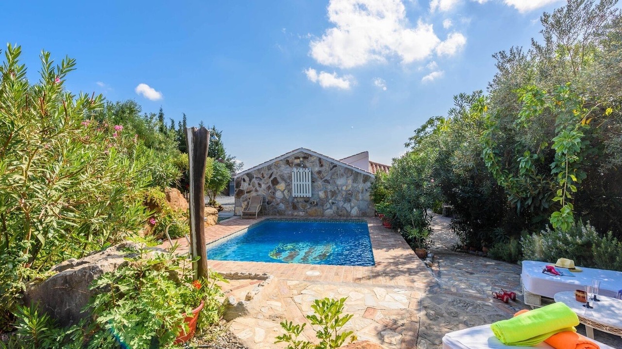 Photo of Outdoor in Guaro