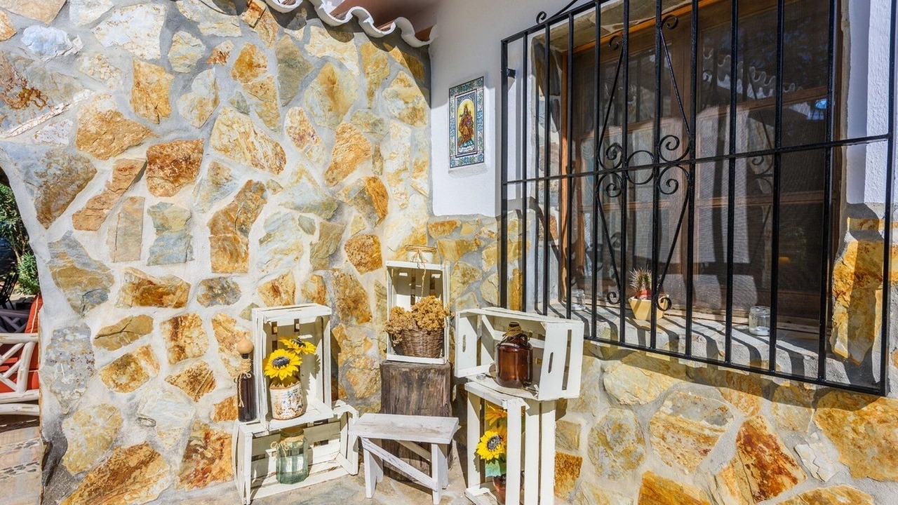 Photo of Outdoor in Guaro